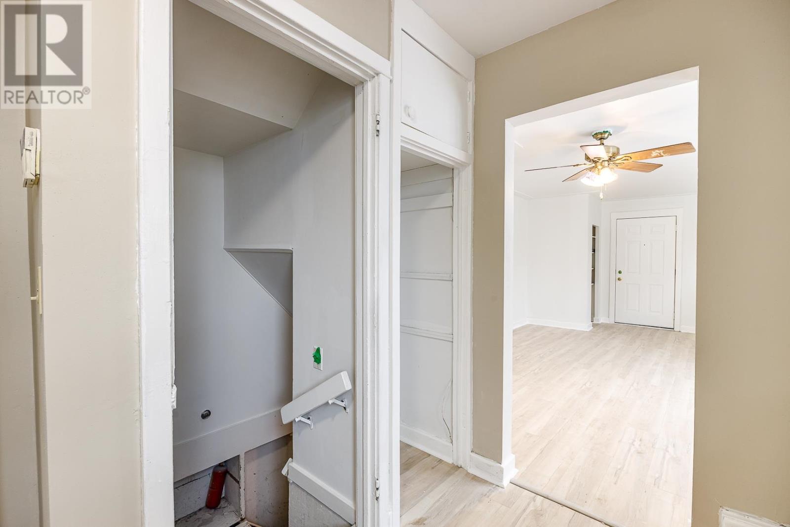 340 Wellington ST - 7