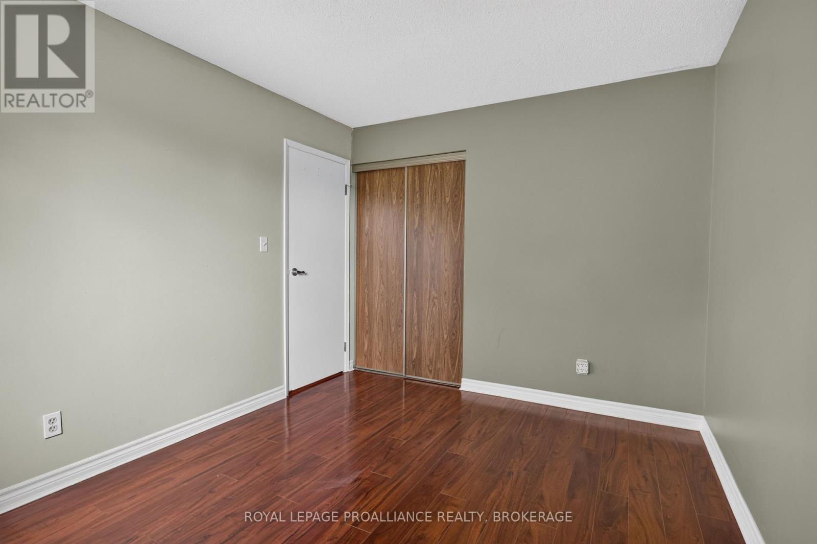585 GAVIN COURT - 22