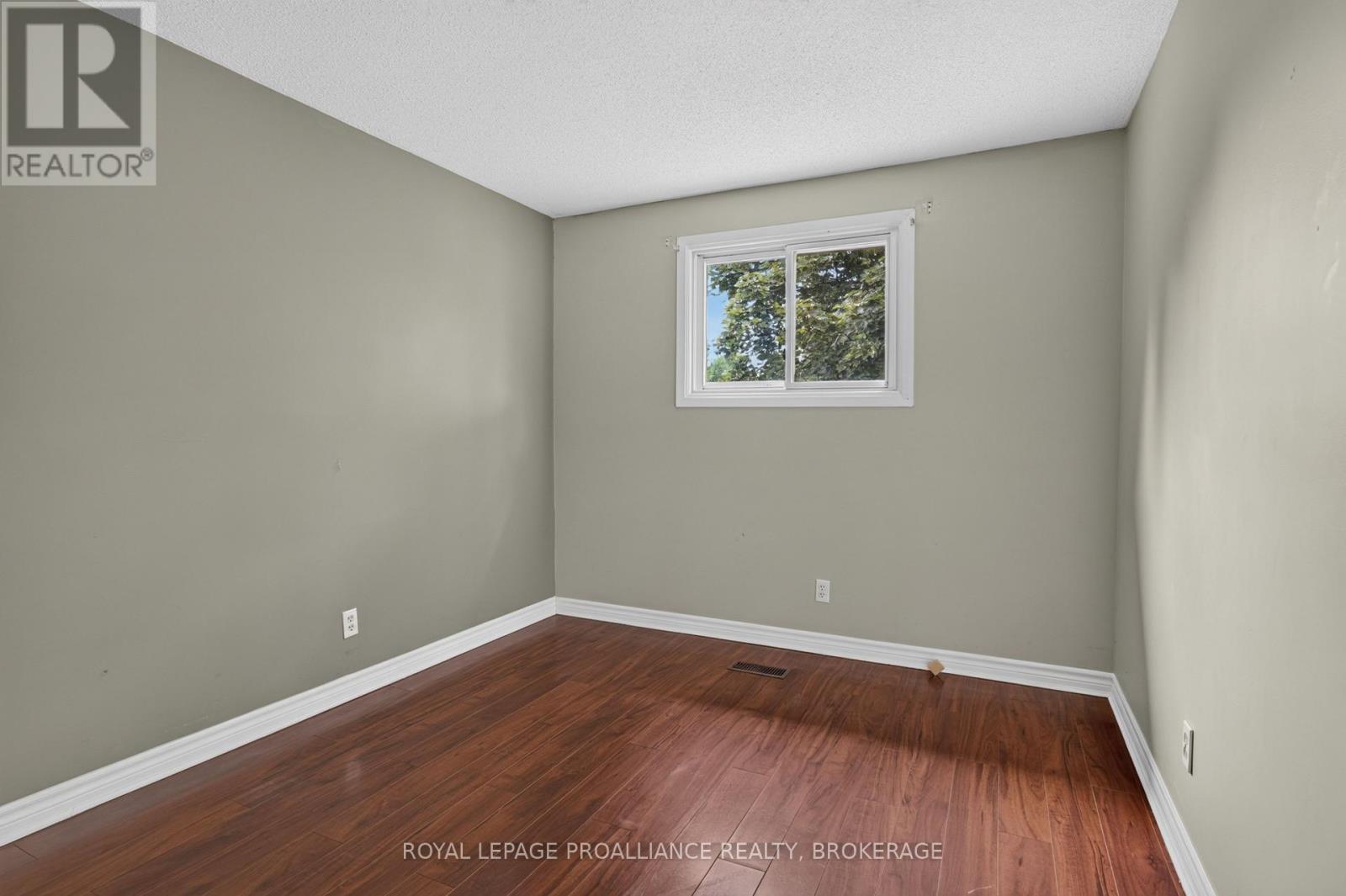 585 GAVIN COURT - 20