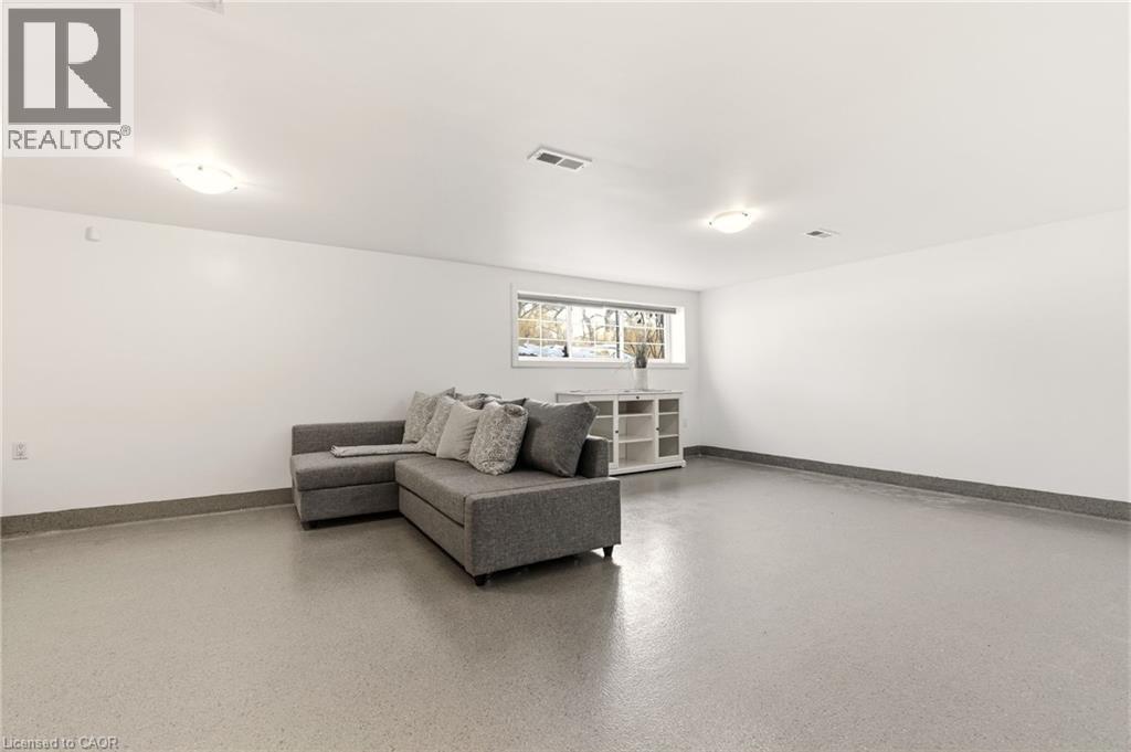 22 ROSEBOUGH Street - 33
