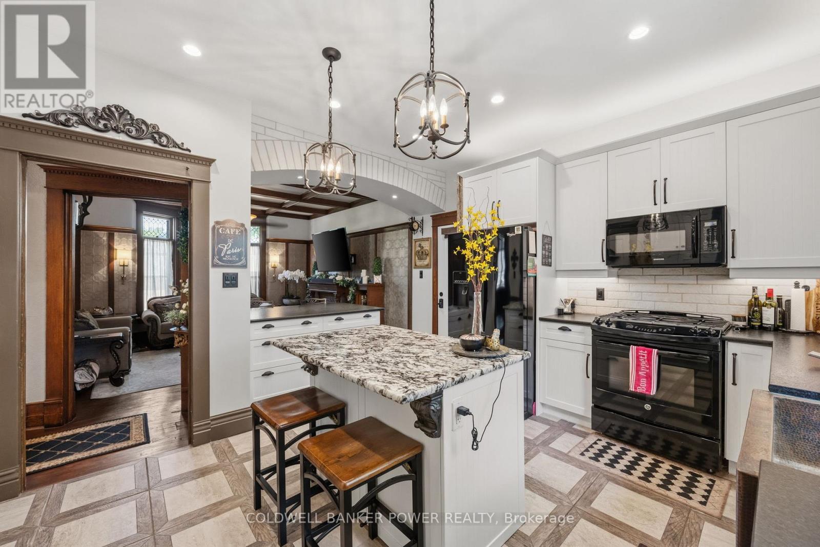 6 CYNTHIA STREET - 13