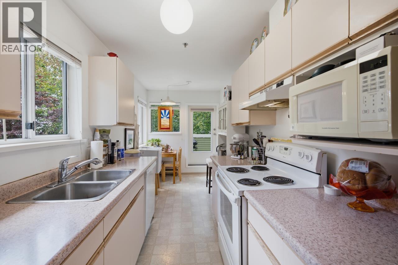 5 4149 SOPHIA STREET, Vancouver