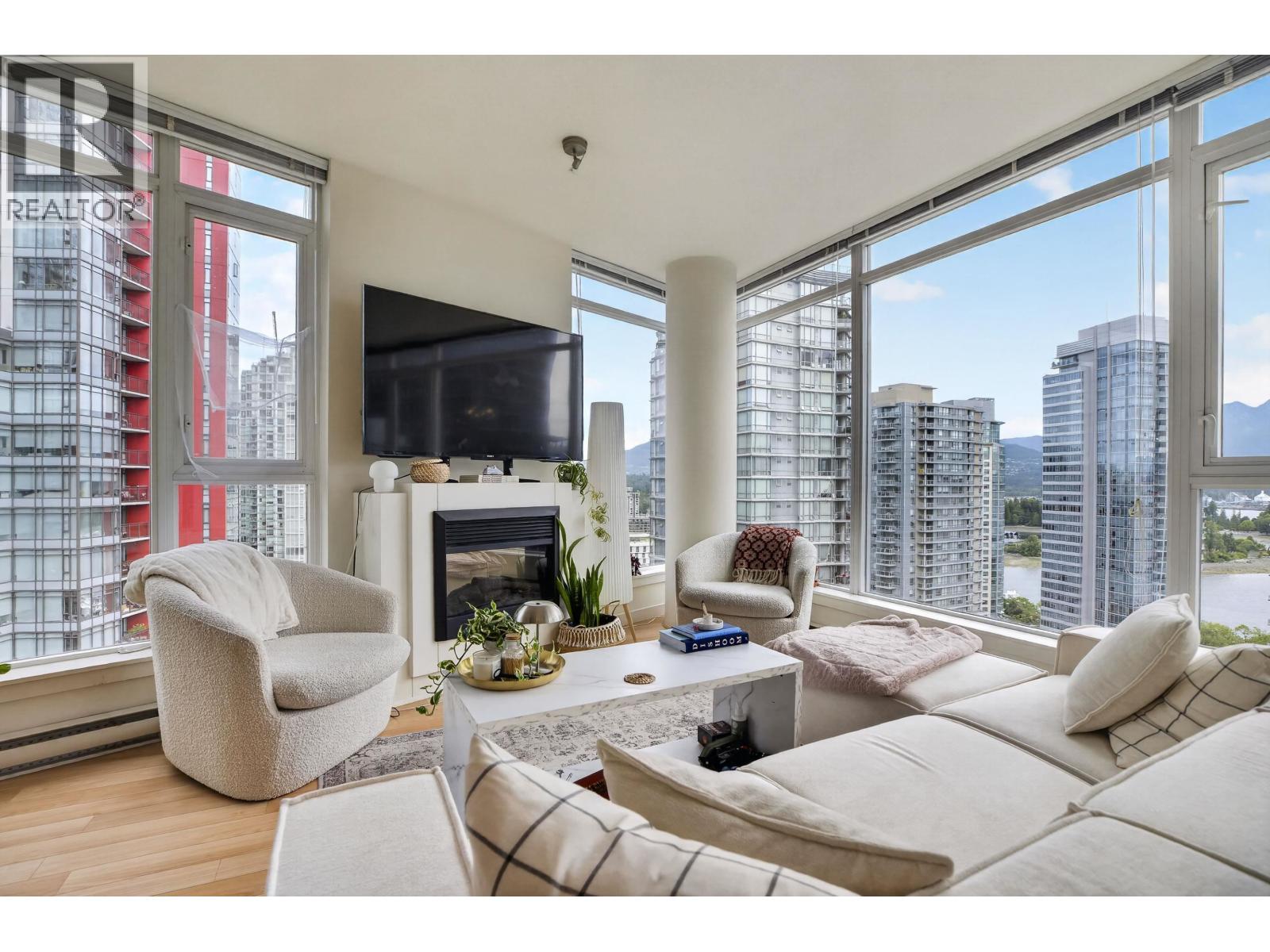 2 Bed, 2 Bath House for Sale in Vancouver – 2001 1188 W PENDER STREET, Vancouver – MLS# R3146629 - Image 5