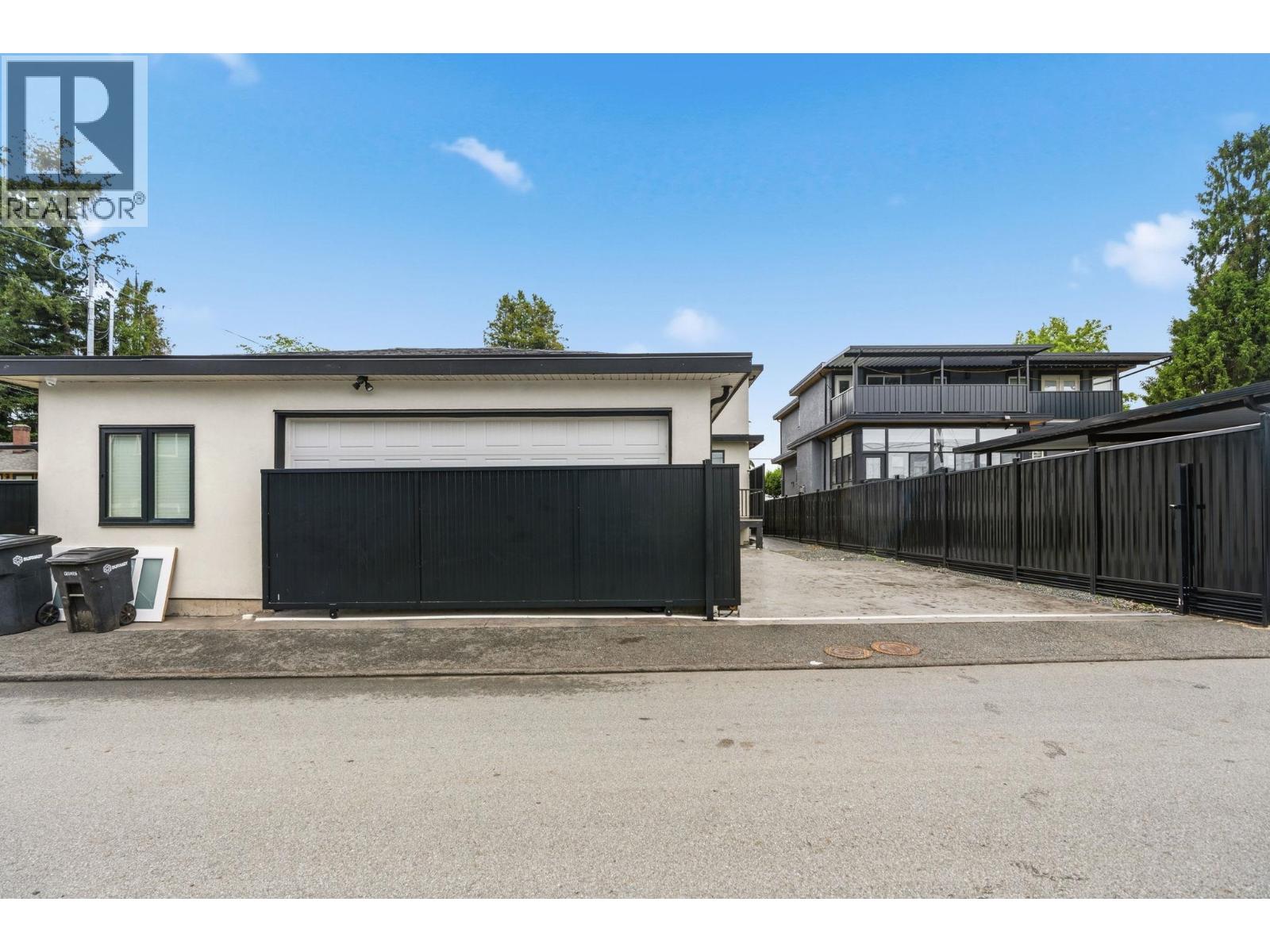 7 Bed, 9 Bath House for Sale in Burnaby – 8378 12TH AVENUE, Burnaby – MLS# R3146272 - Image 25