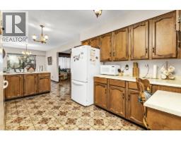 7615 Lawrence Drive, Burnaby, BC V5A3M6 Photo 13