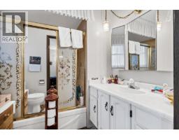 7615 Lawrence Drive, Burnaby, BC V5A3M6 Photo 25