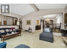 7615 Lawrence Drive, Burnaby, BC V5A3M6 Photo 8