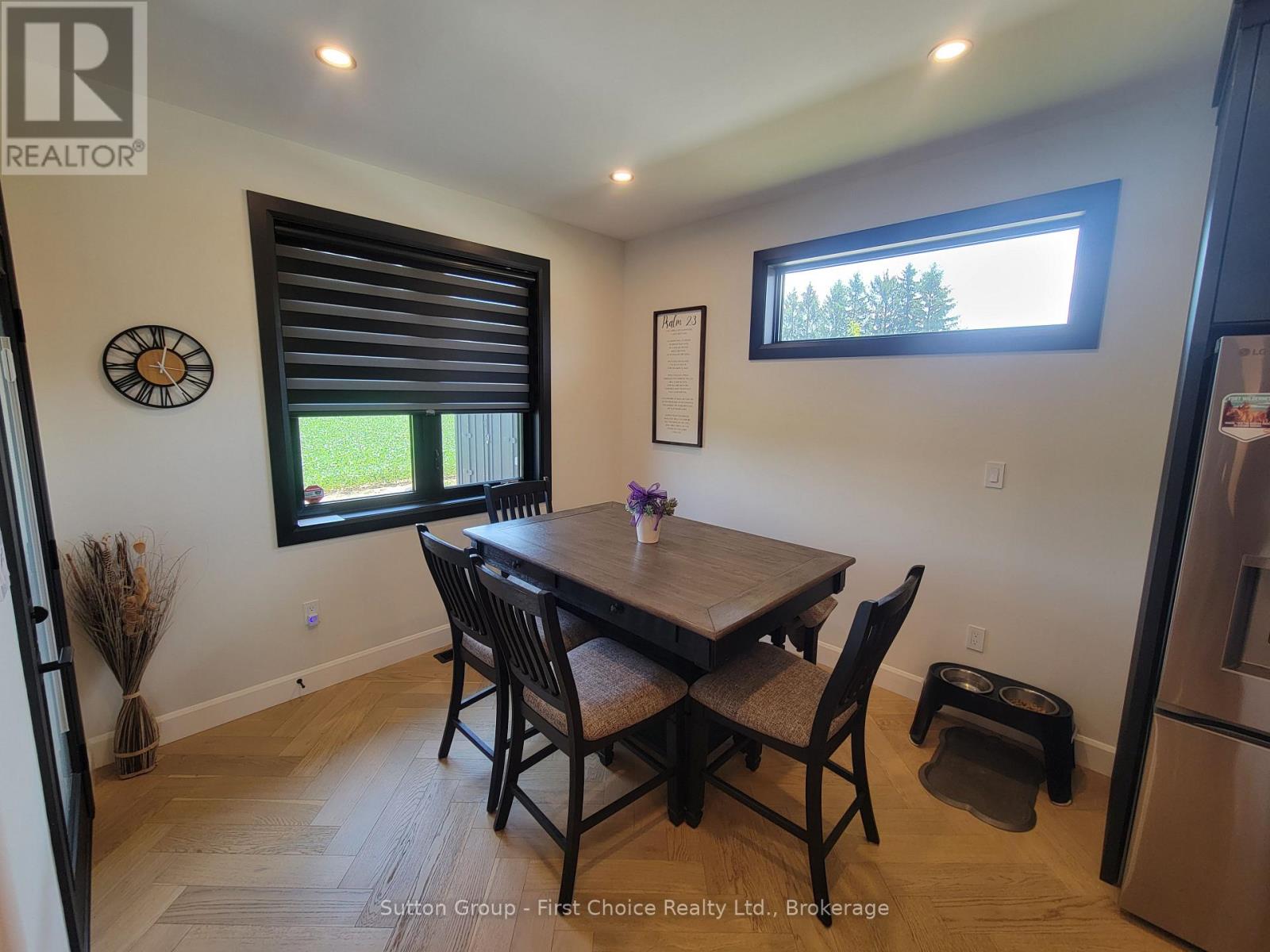 128 ROWE AVENUE - 13