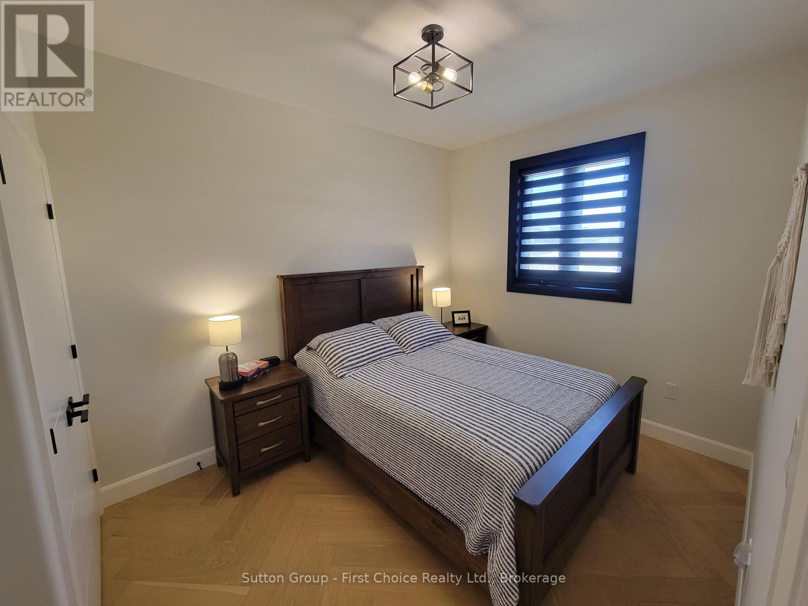 128 ROWE AVENUE - 24