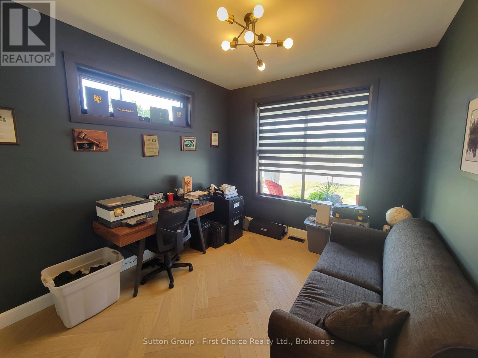 128 ROWE AVENUE - 27