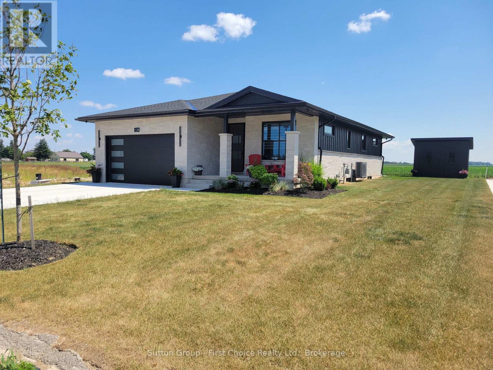 128 ROWE AVENUE - 5