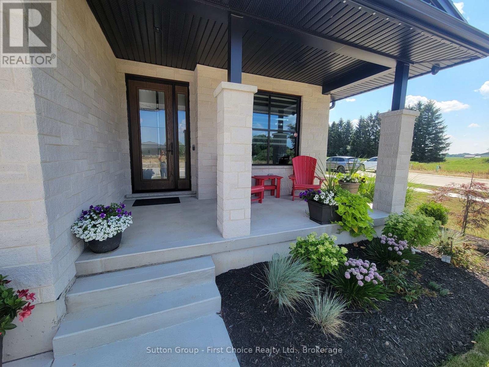 128 ROWE AVENUE - 6