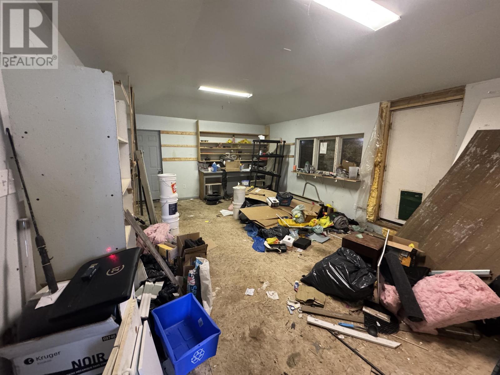25 Ross AVE - 12