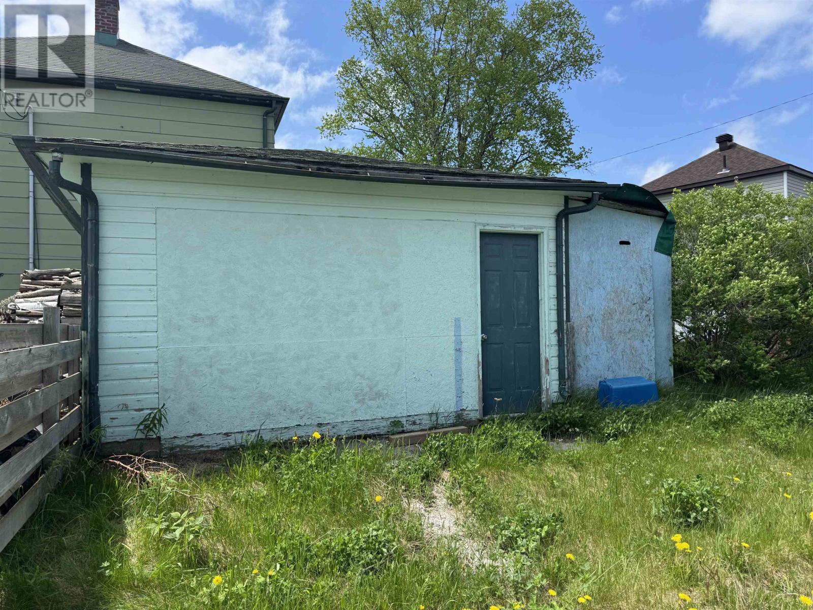 25 Ross AVE - 21