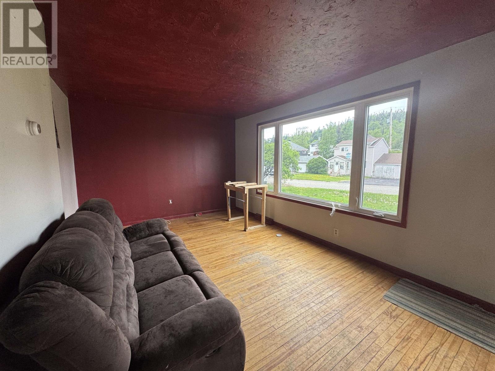 25 Ross AVE - 3