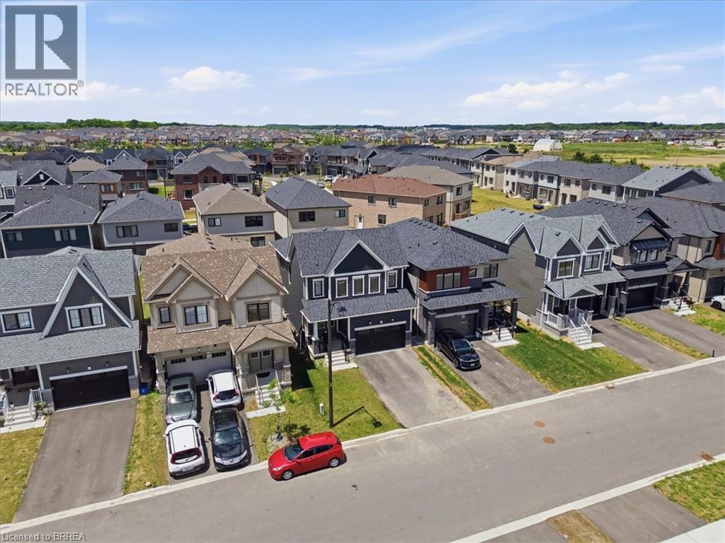 4-bedroom home for sale at 78 LILAC Circle, Caledonia ON · photo 4 of 31