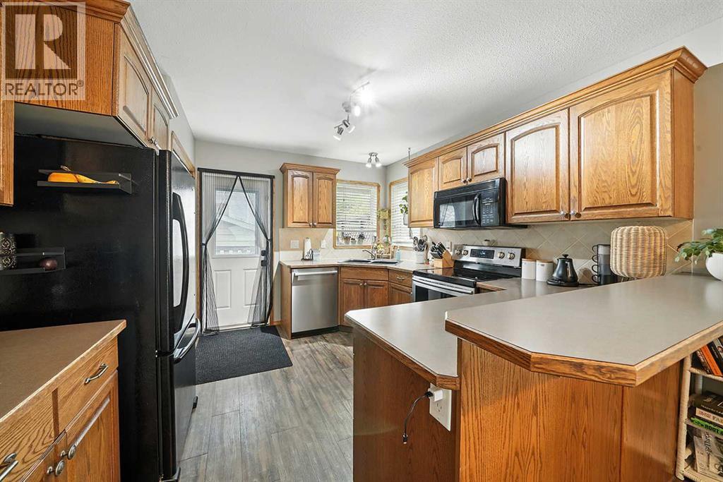 Listing photo – 23 Dubois Crescent, Red Deer