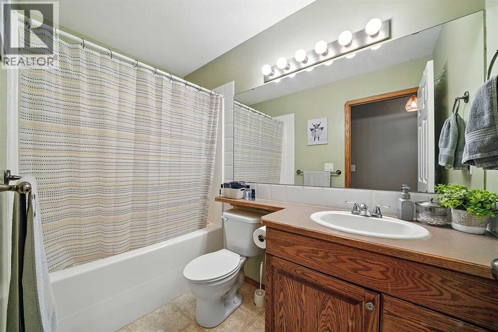 Listing photo – 23 Dubois Crescent, Red Deer