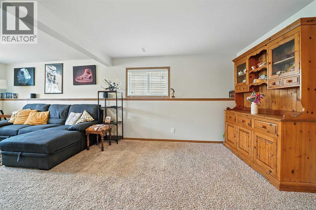 Listing photo – 23 Dubois Crescent, Red Deer
