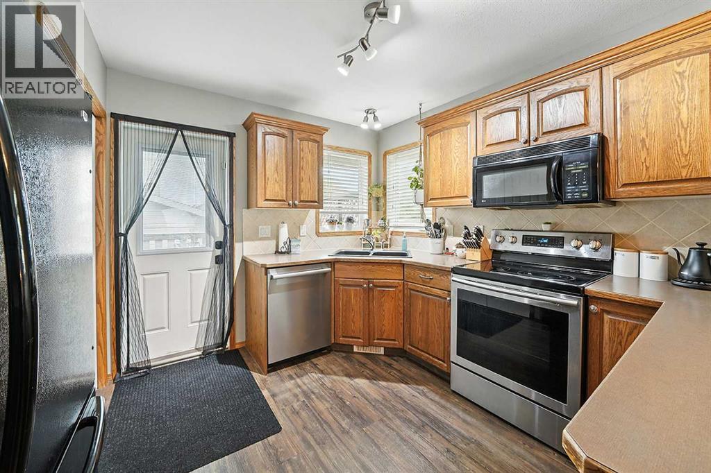 Listing photo – 23 Dubois Crescent, Red Deer