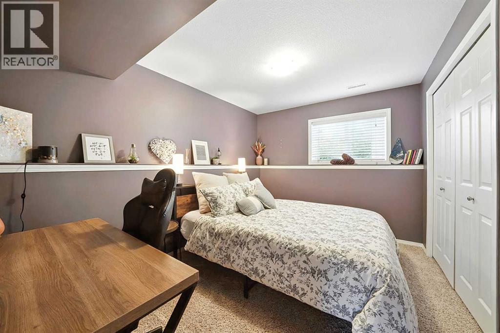 Listing photo – 23 Dubois Crescent, Red Deer