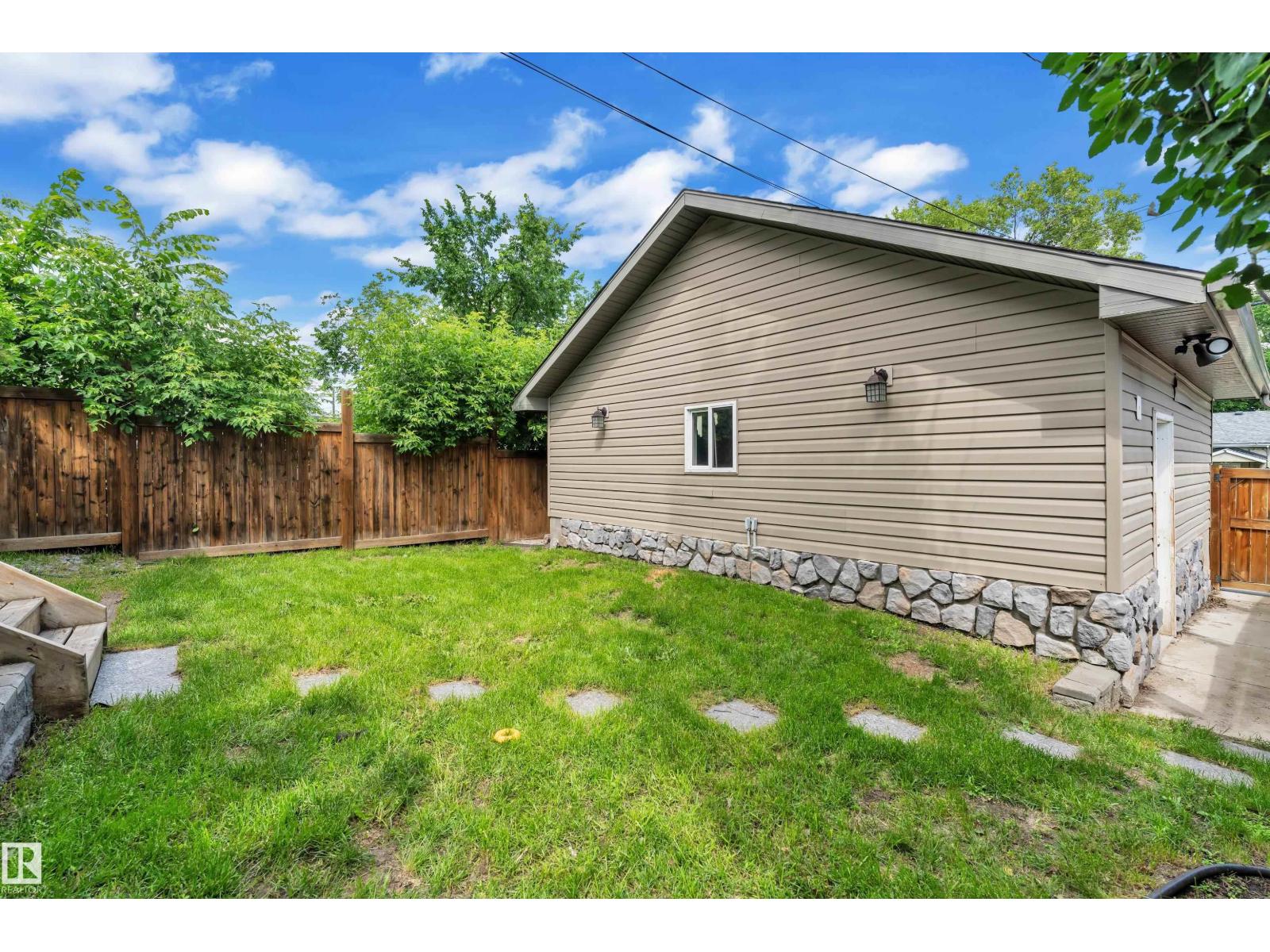 11929 63 street NW - 31