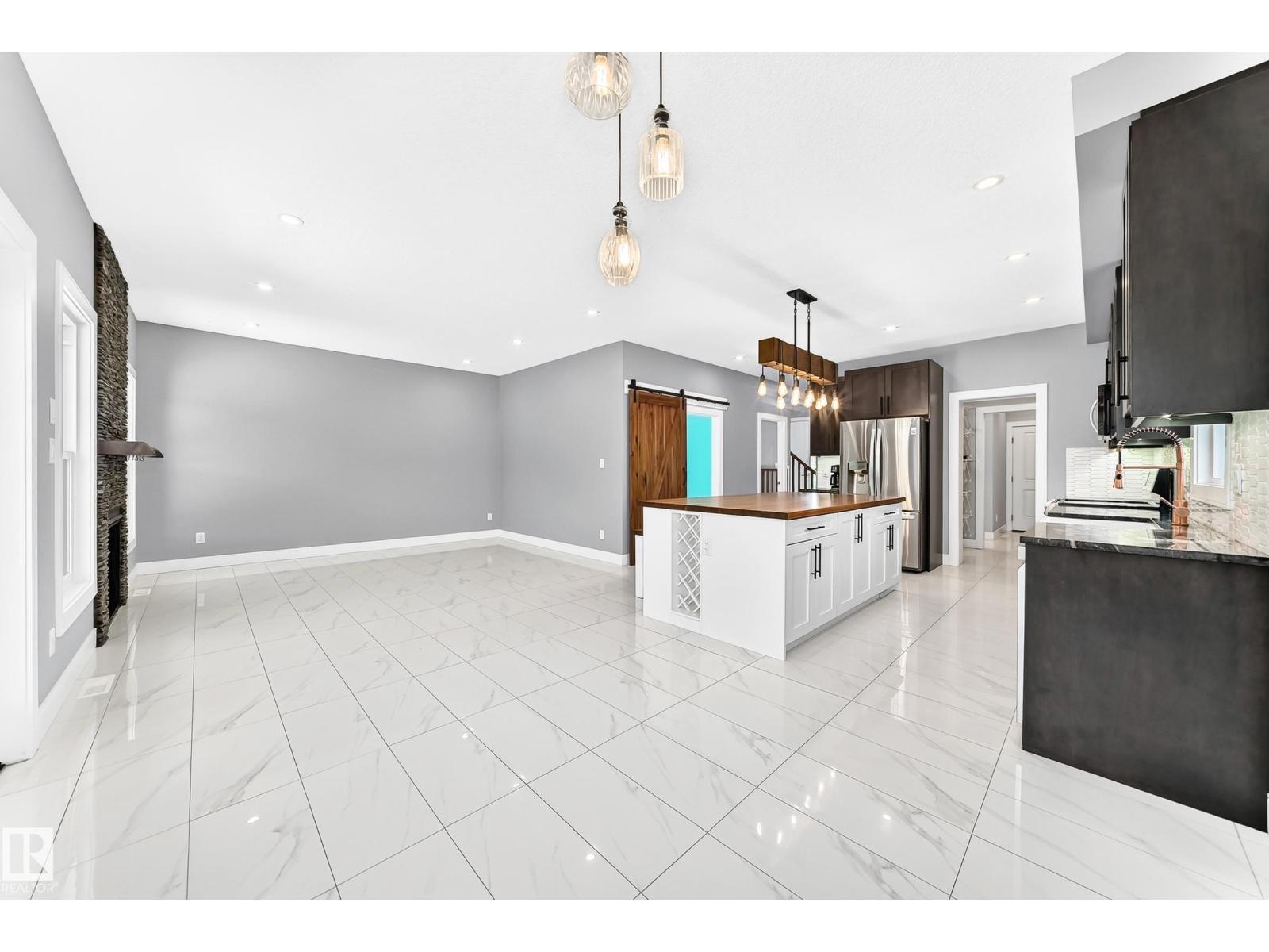 1226 TWP ROAD 540 - 21