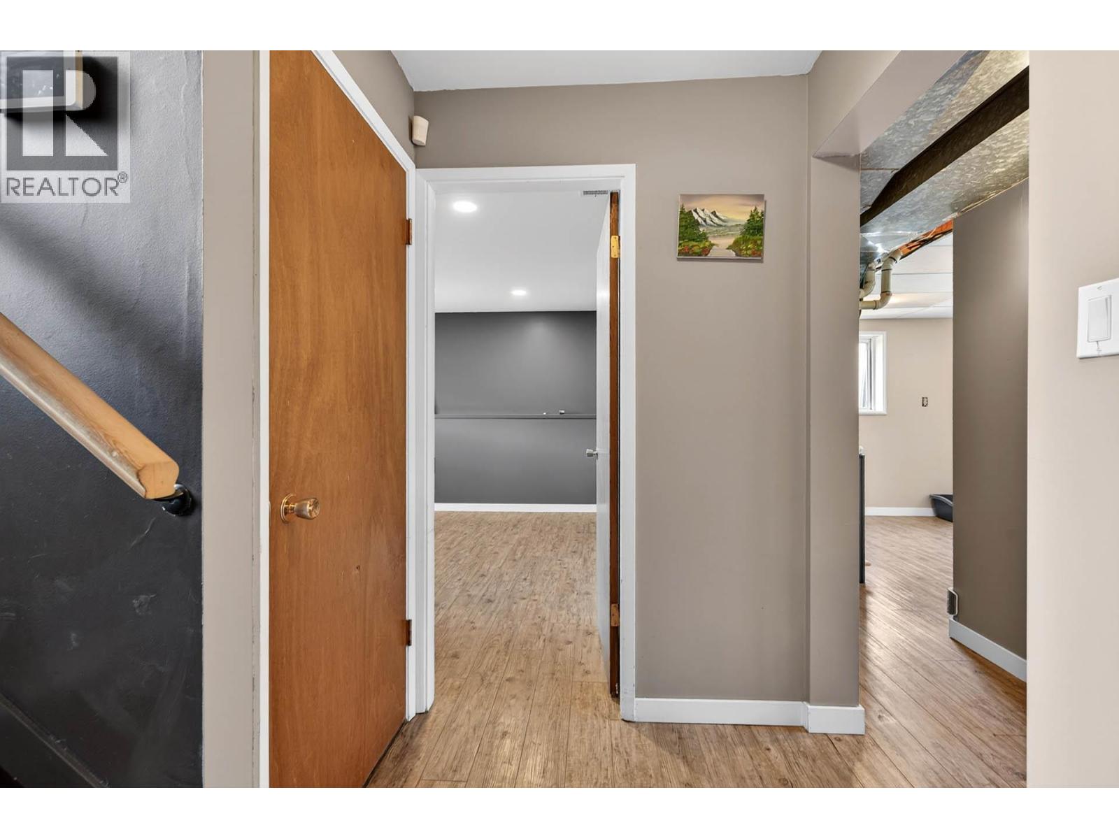 2572 FLEETWOOD Avenue - 28