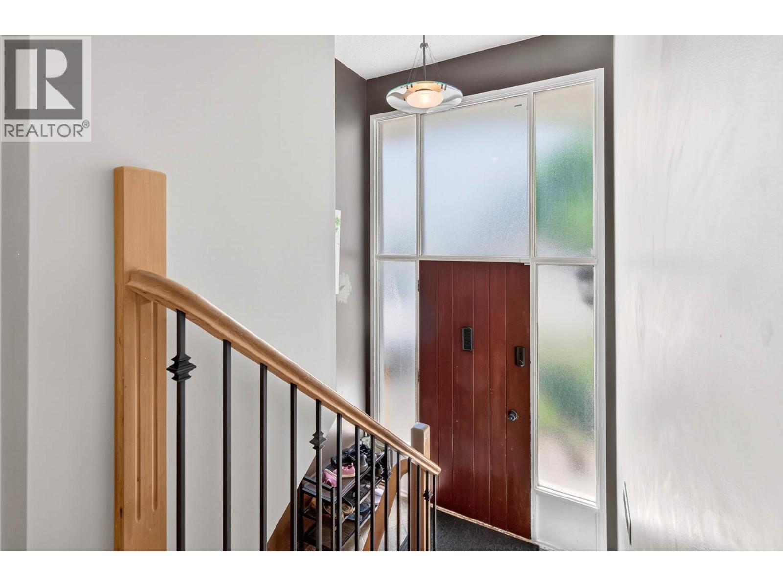 2572 FLEETWOOD Avenue - 3