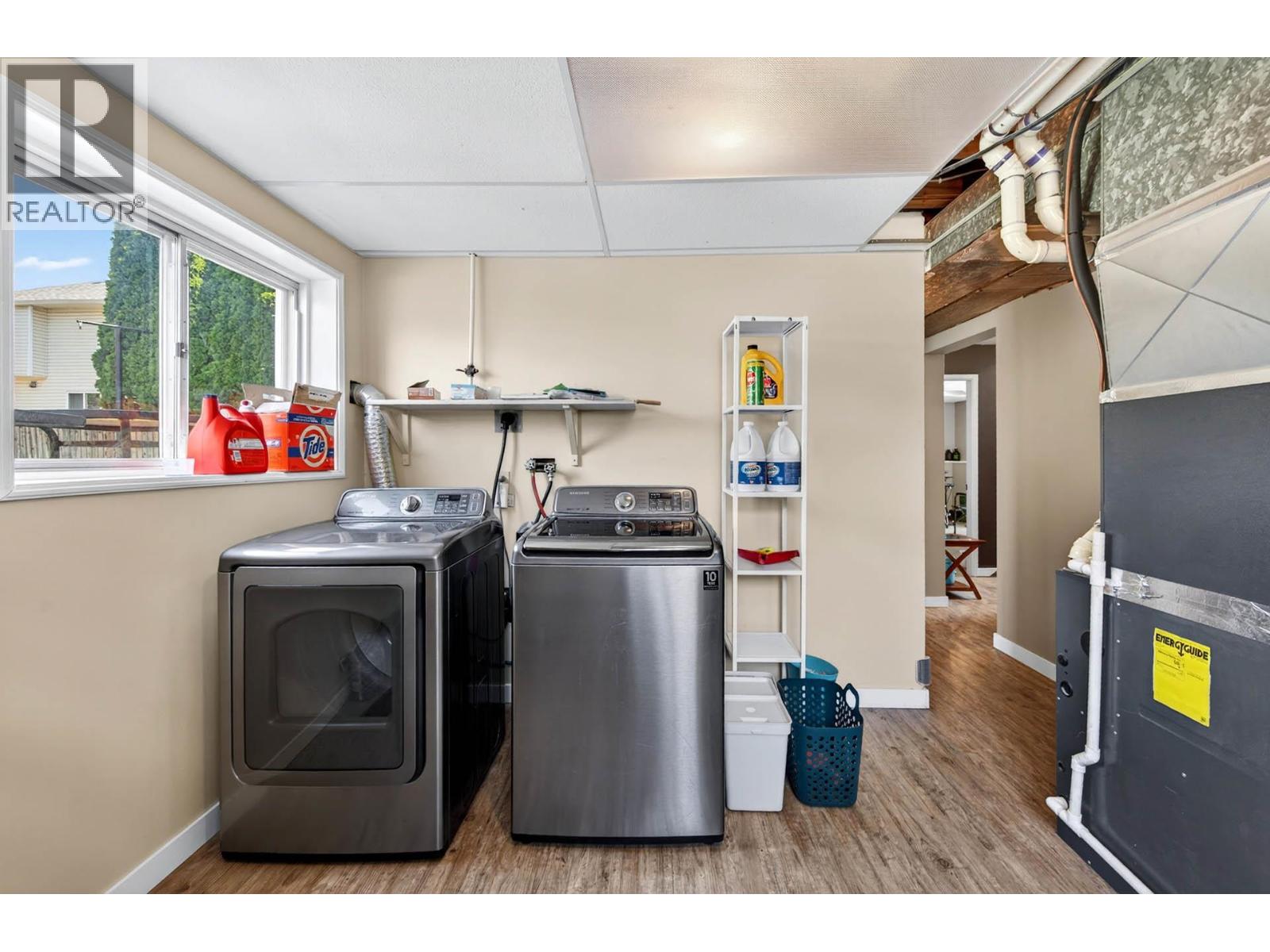 2572 FLEETWOOD Avenue - 36