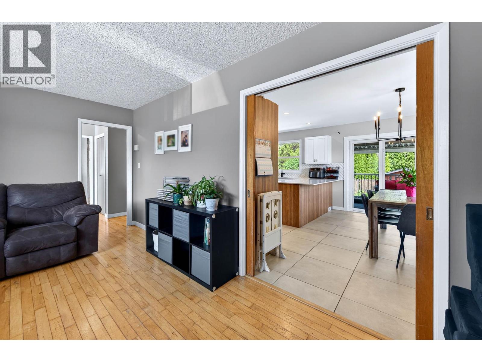 2572 FLEETWOOD Avenue - 7