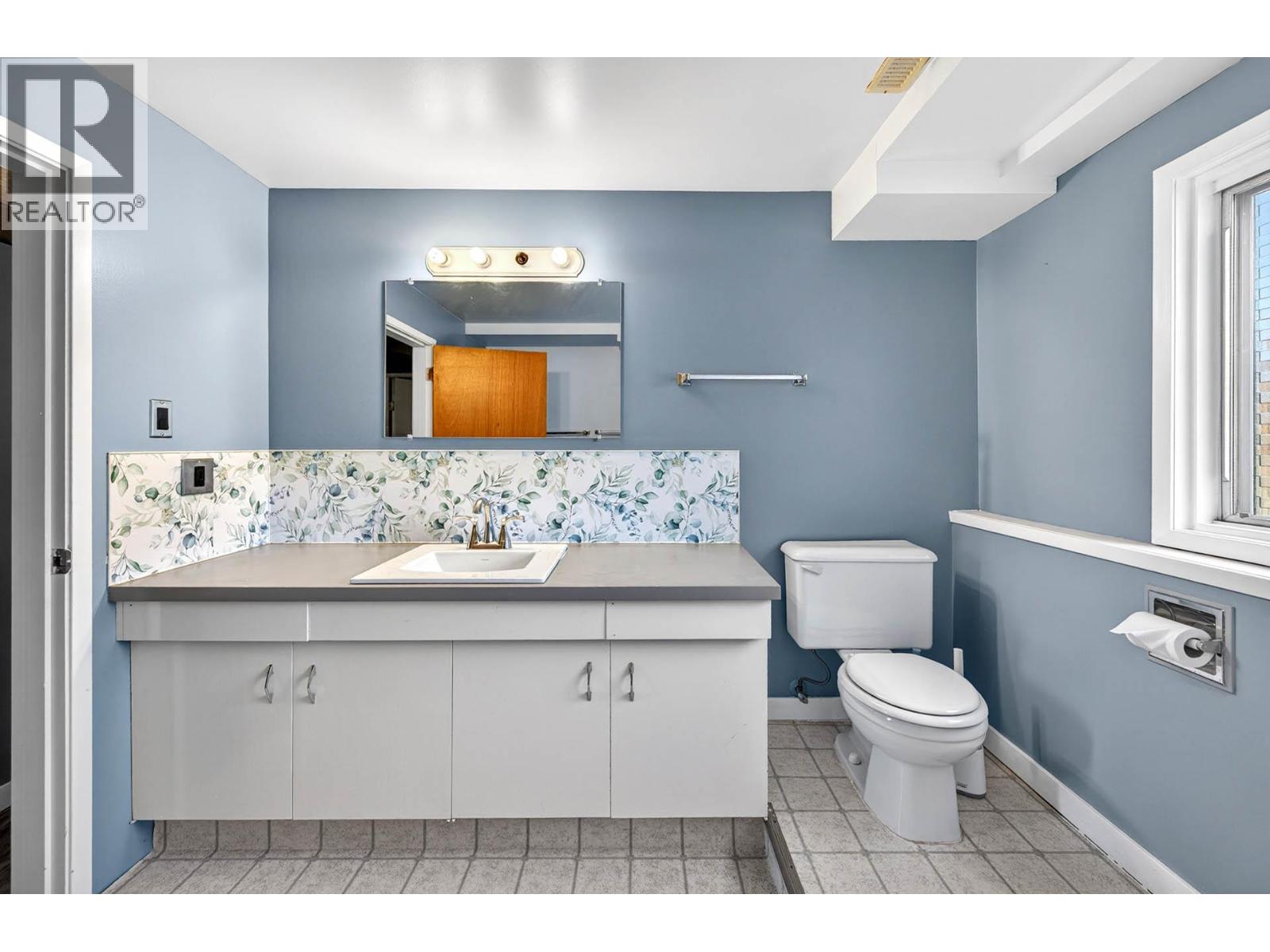 2572 FLEETWOOD Avenue - 34