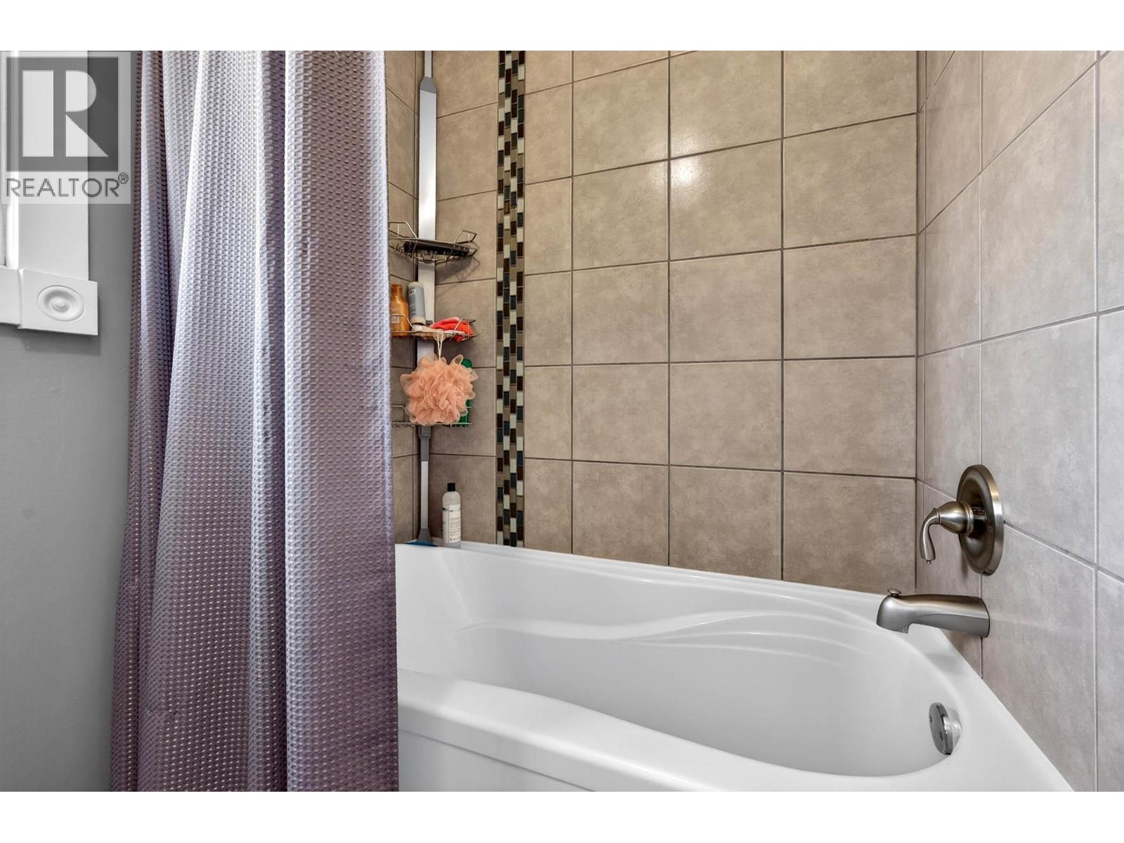 2572 FLEETWOOD Avenue - 26