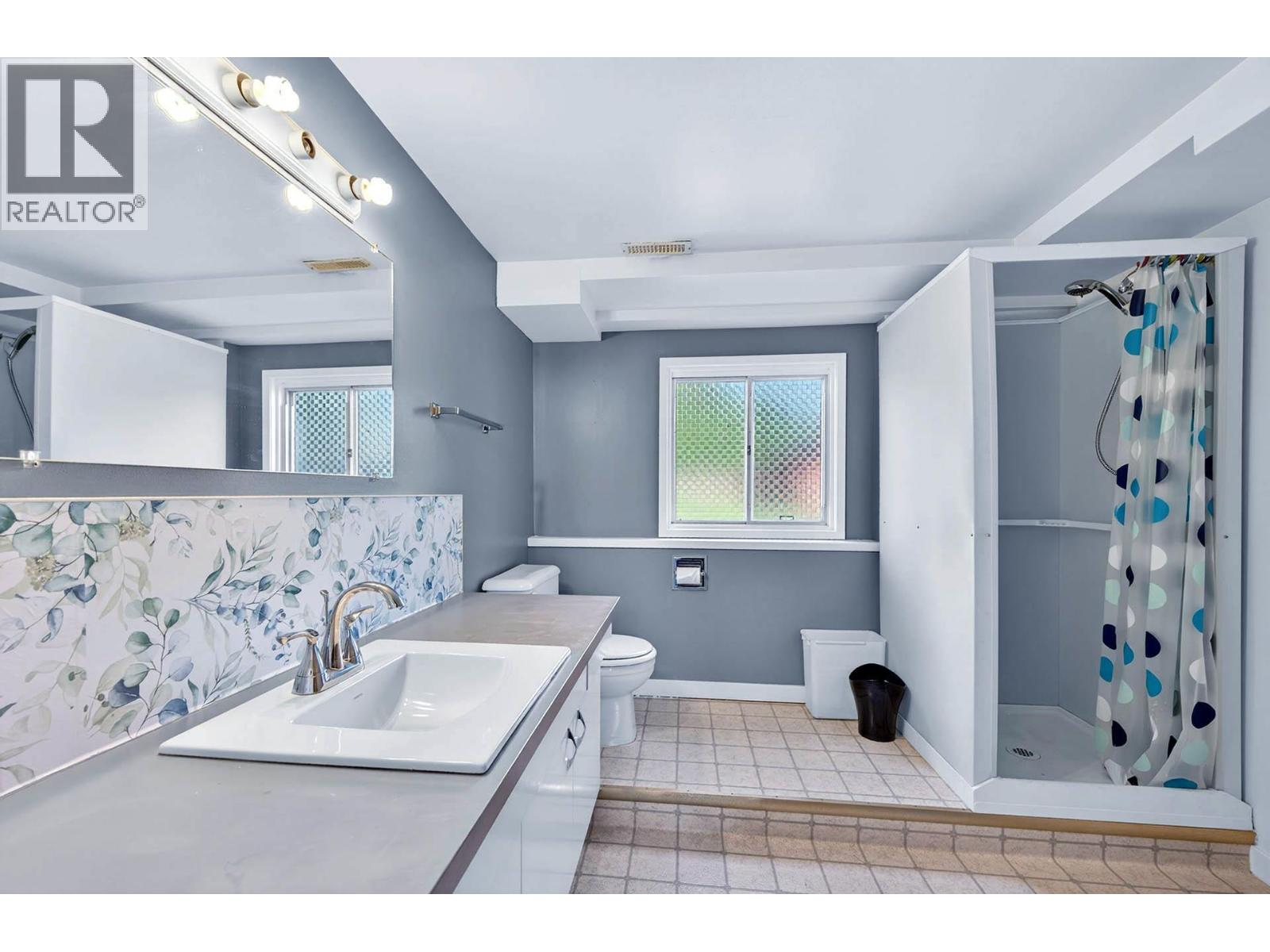 2572 FLEETWOOD Avenue - 33