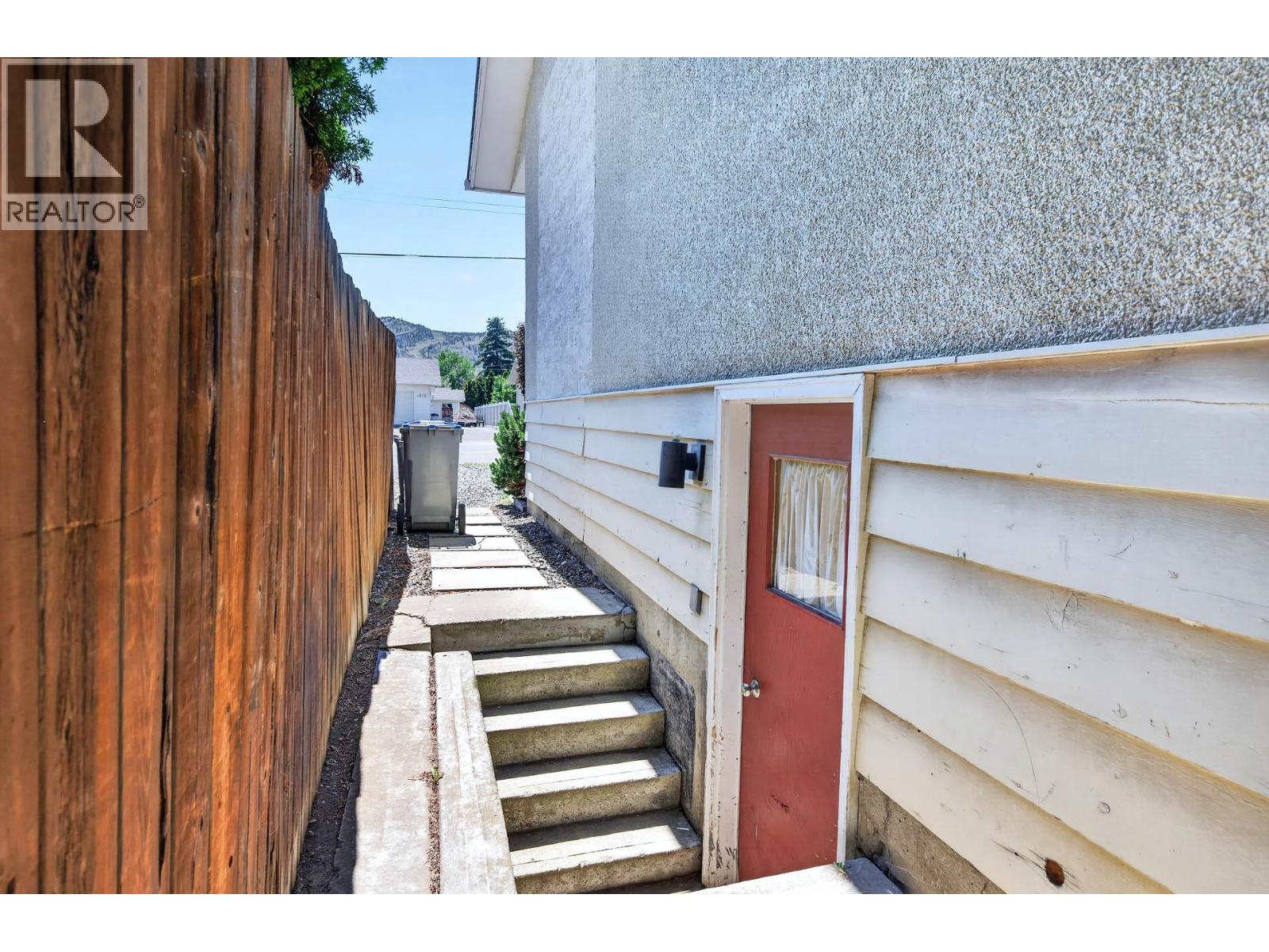 2572 FLEETWOOD Avenue - 47