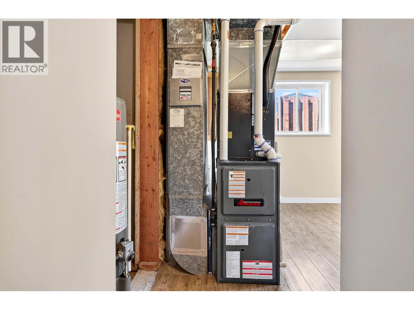 2572 FLEETWOOD Avenue - 40