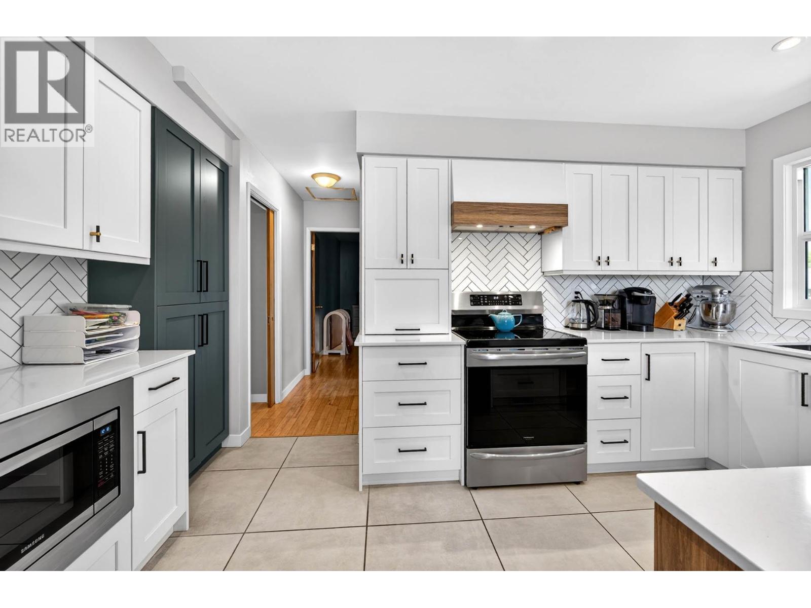 2572 FLEETWOOD Avenue - 15