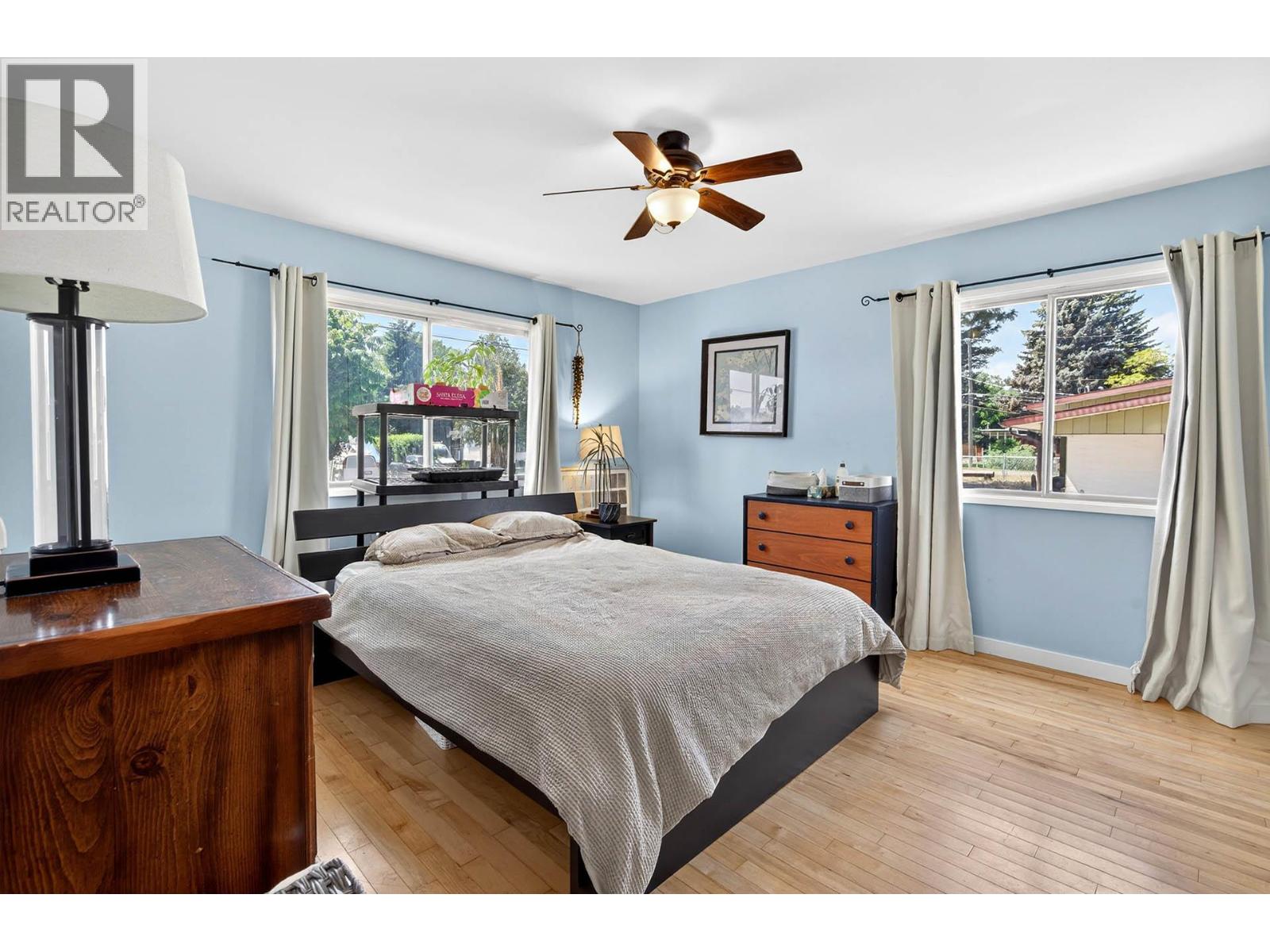 2572 FLEETWOOD Avenue - 19