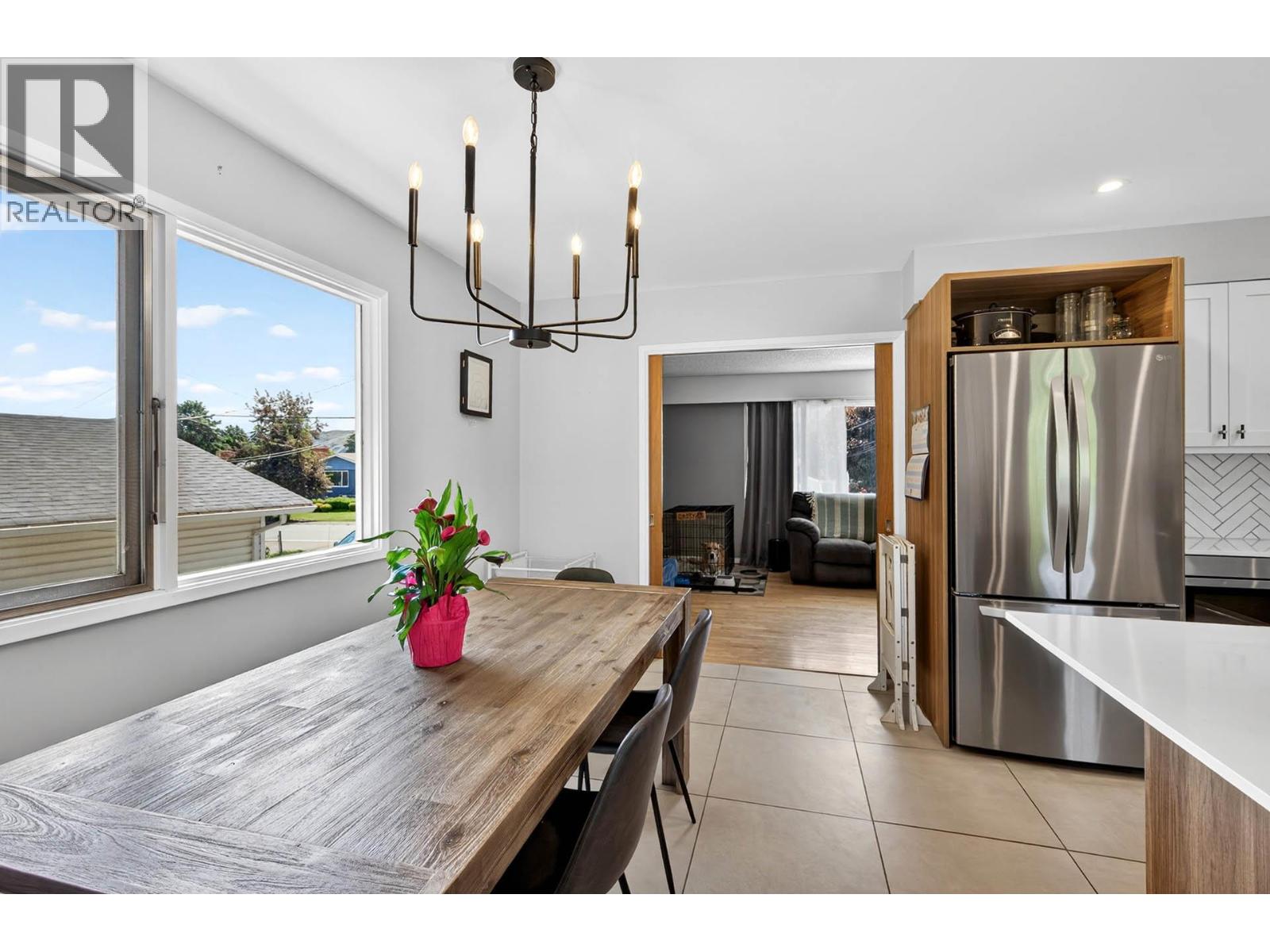 2572 FLEETWOOD Avenue - 10