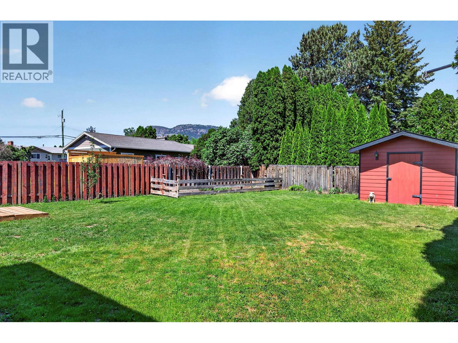 2572 FLEETWOOD Avenue - 44