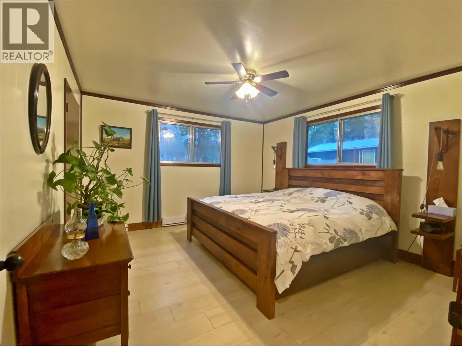 541 24 Highway - 23