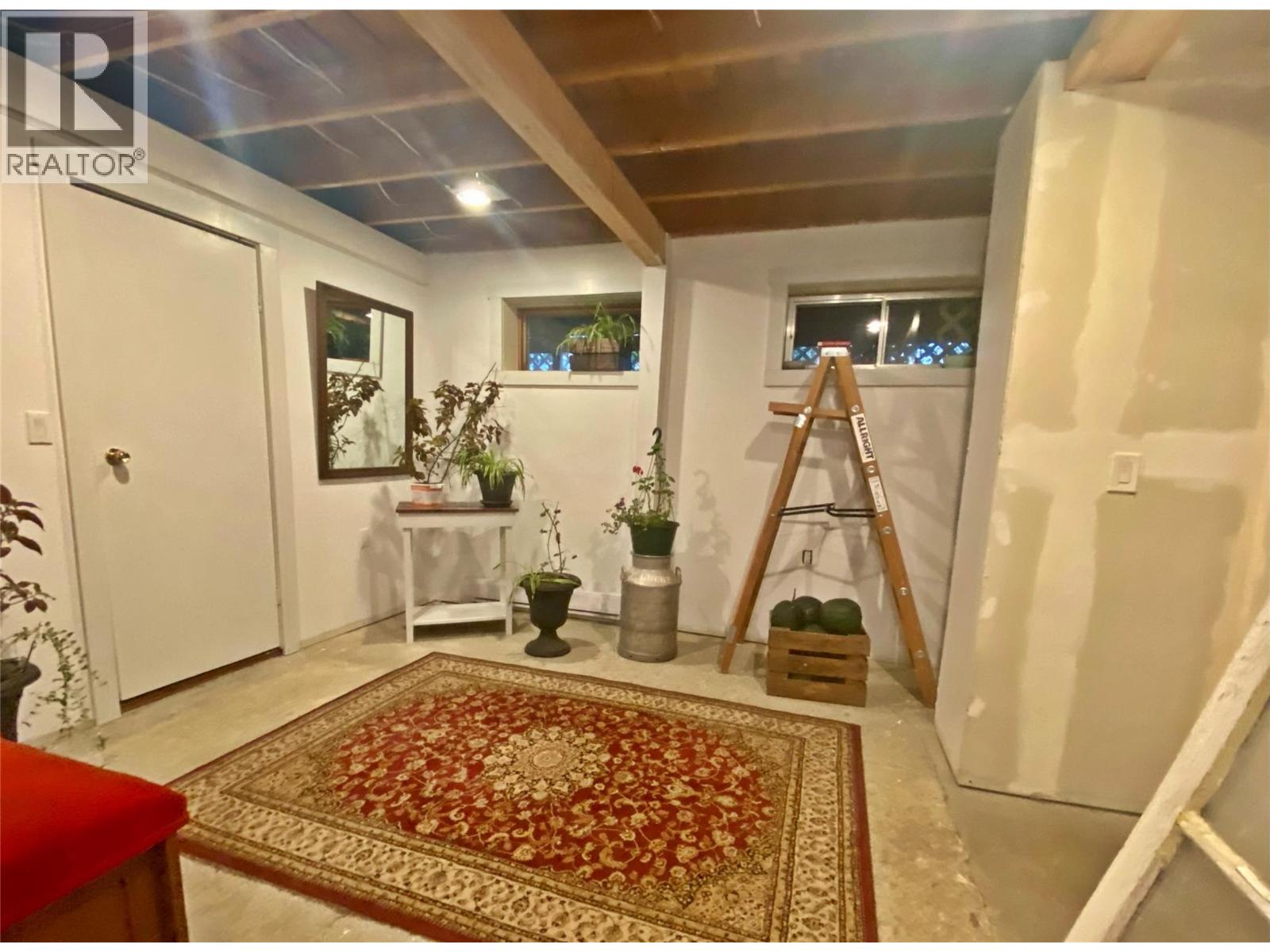 541 24 Highway - 27