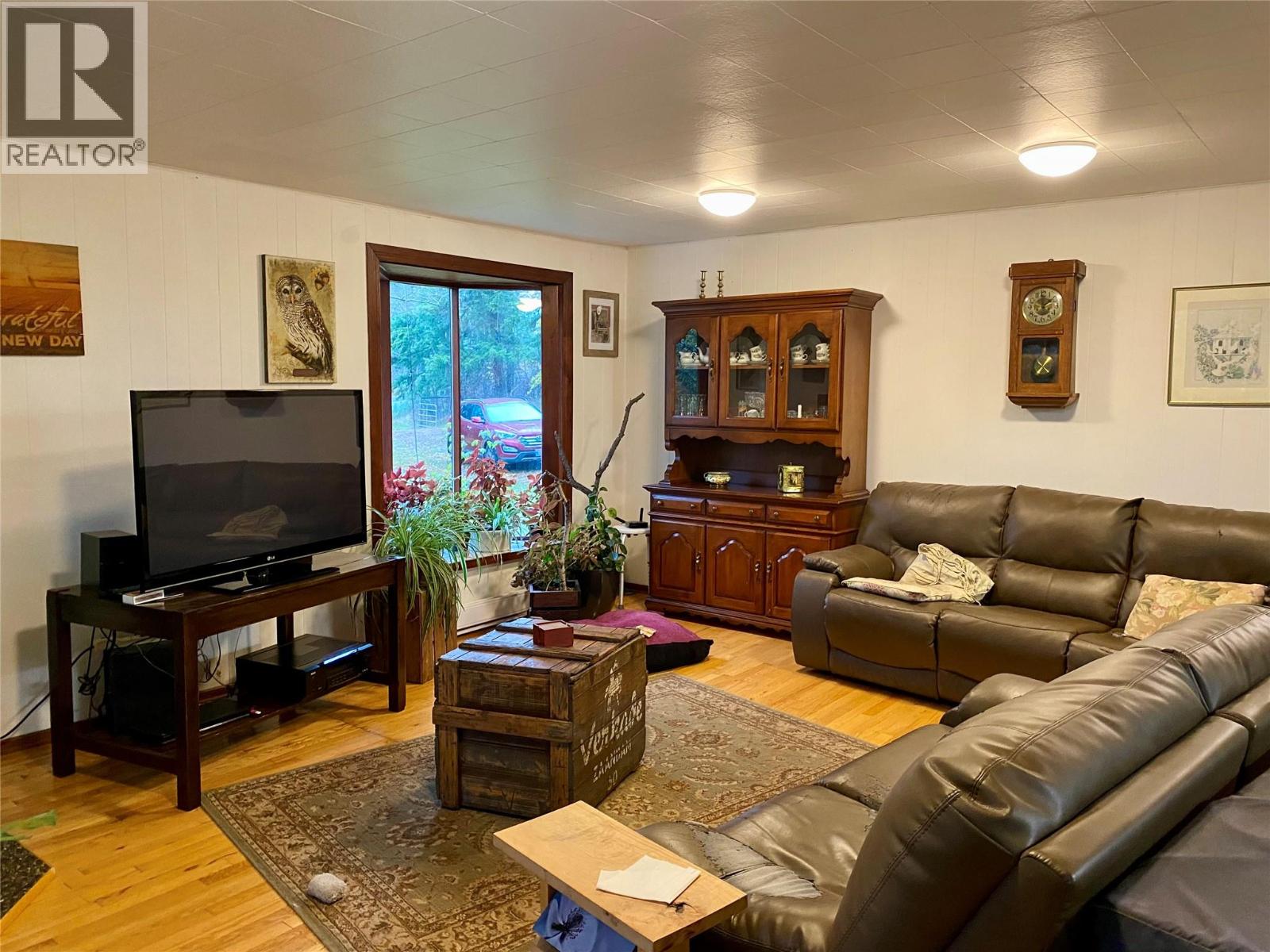541 24 Highway - 13
