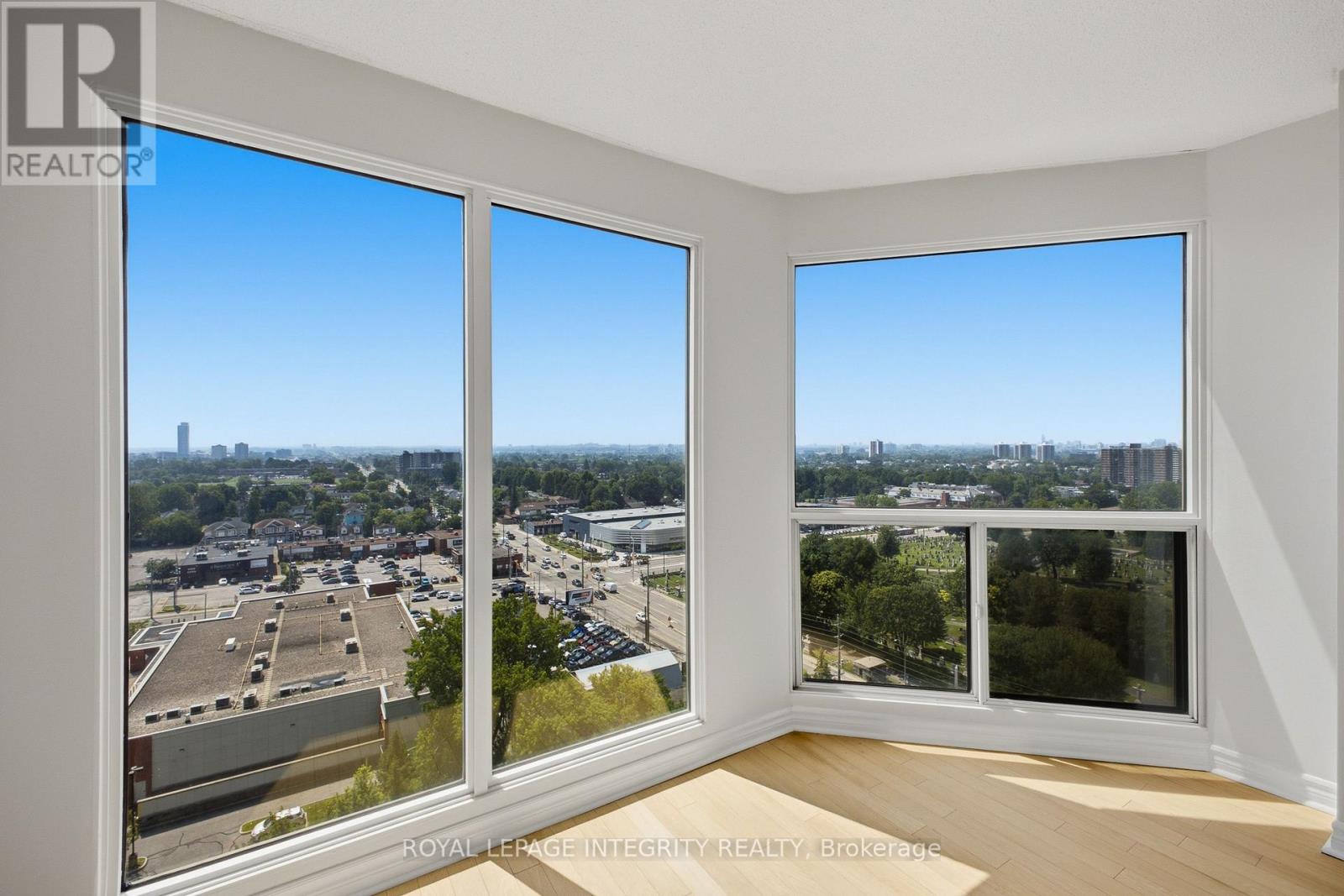 2 Bed, 2 Bath House for Sale in Ottawa – 1207 – 545 ST LAURENT BOULEVARD, Ottawa – MLS# X13568188 - Image 28
