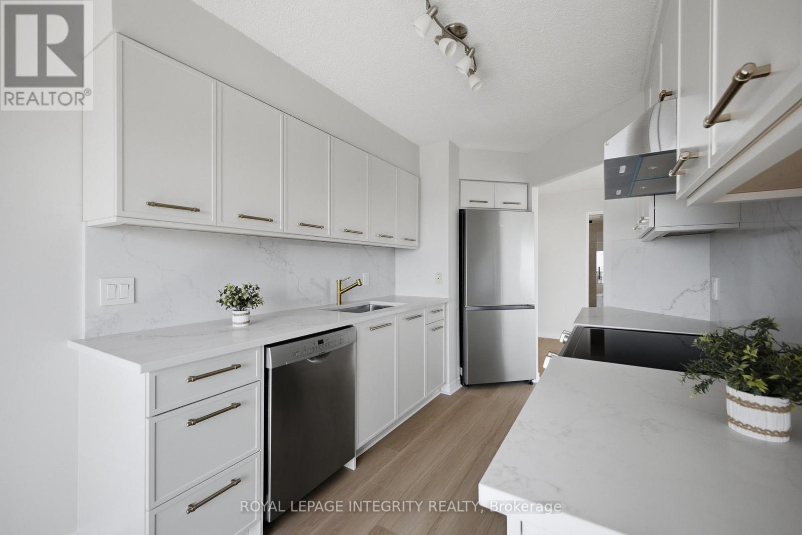 2 Bed, 2 Bath House for Sale in Ottawa – 1207 – 545 ST LAURENT BOULEVARD, Ottawa – MLS# X13568188 - Image 6