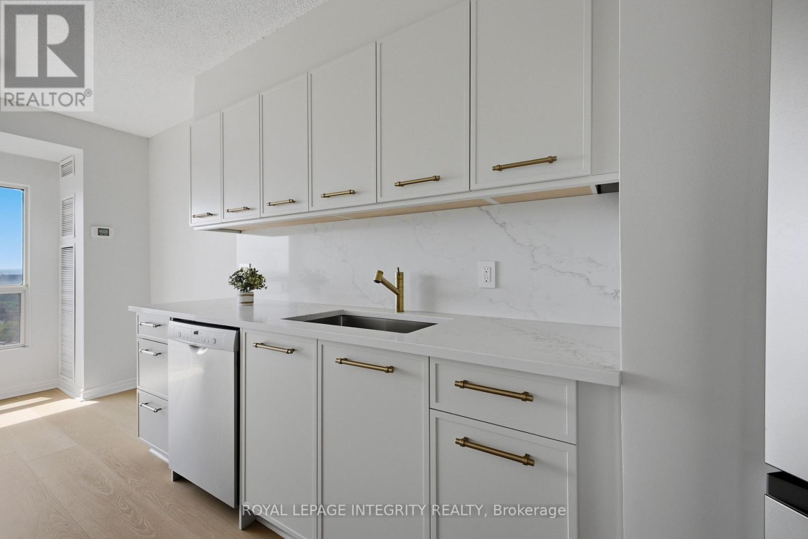 2 Bed, 2 Bath House for Sale in Ottawa – 1207 – 545 ST LAURENT BOULEVARD, Ottawa – MLS# X13568188 - Image 9