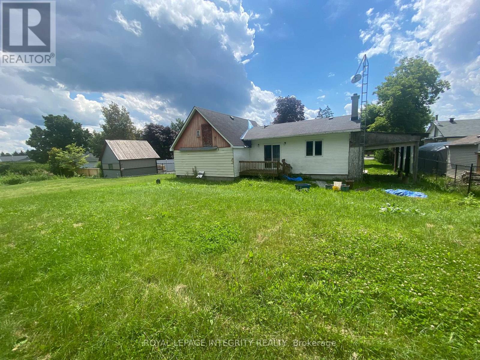 2415 DU LAC ROAD - 17