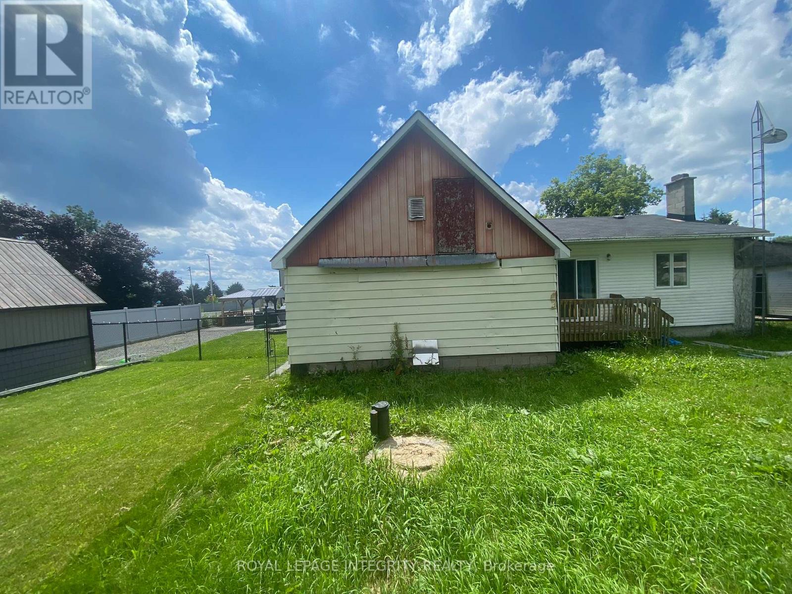 2415 DU LAC ROAD - 20