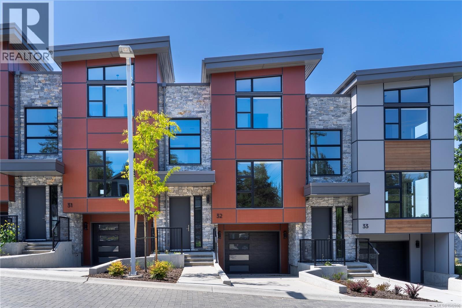 #32 4253 Dieppe Rd - 2