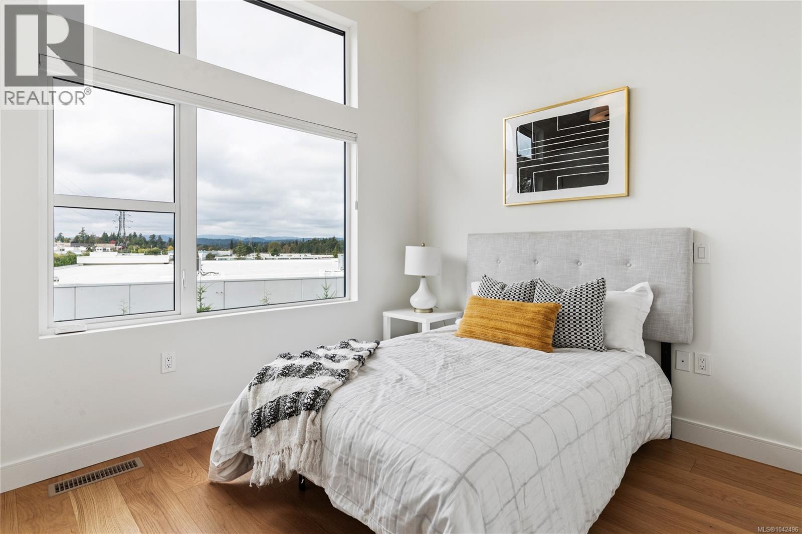 #13 4253 Dieppe Rd - 20